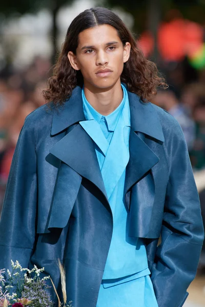 Look 98